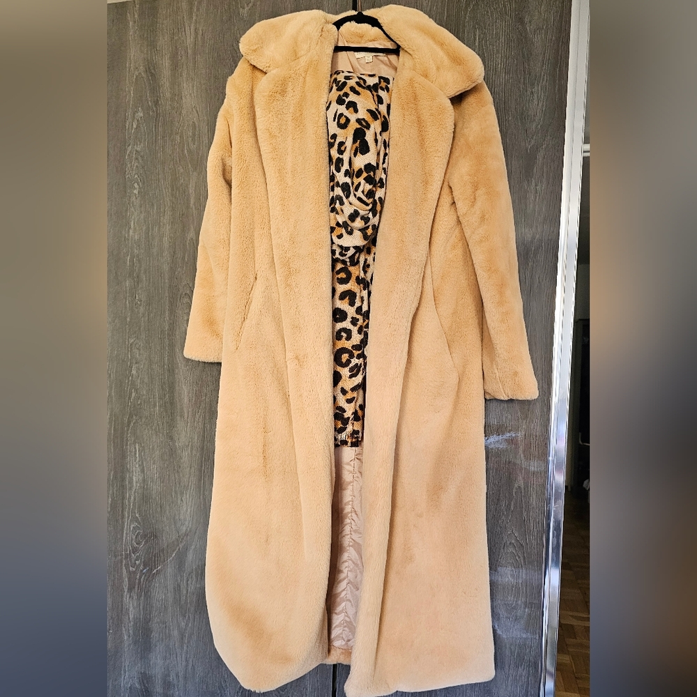 Dance & Marvel Fur coat , size M, color peach